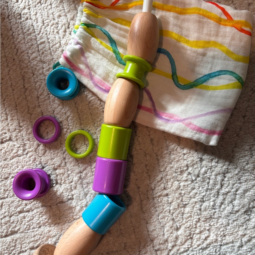 Lovevery bead string - Picture 2 of 3